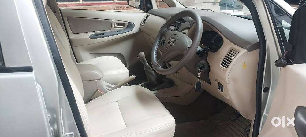 Toyota Innova 2004-2011 2.5 G4 Diesel 8-seater, 2008, Diesel