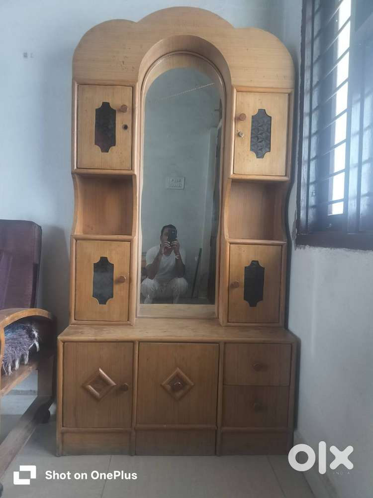 Dressing Table / Wardrobe