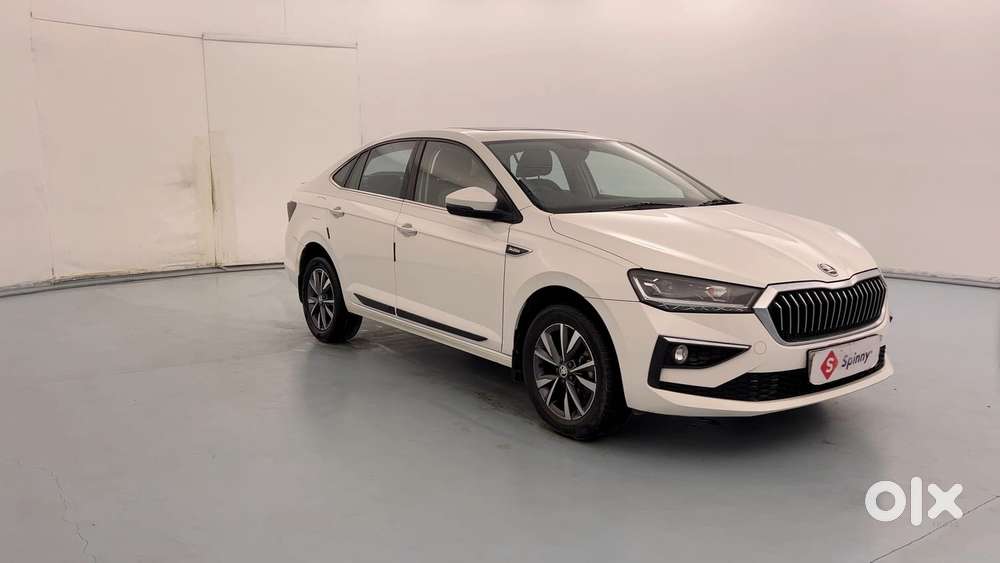 Skoda Slavia Style 1.0l Tsi Mt, 2023, Petrol