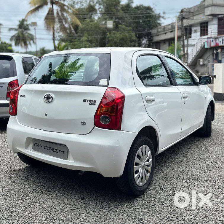 Toyota Etios Liva 2011-2012 G Plus, 2011, Petrol
