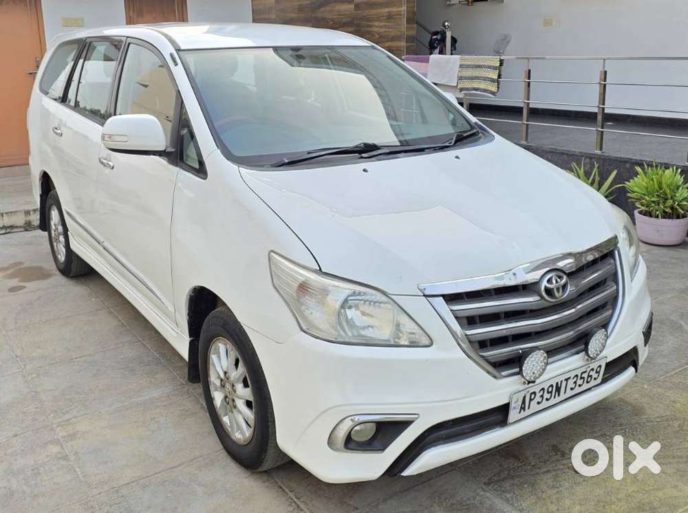Toyota Innova 2.5 Vx 7 Seater Bs Iv, 2014, Diesel