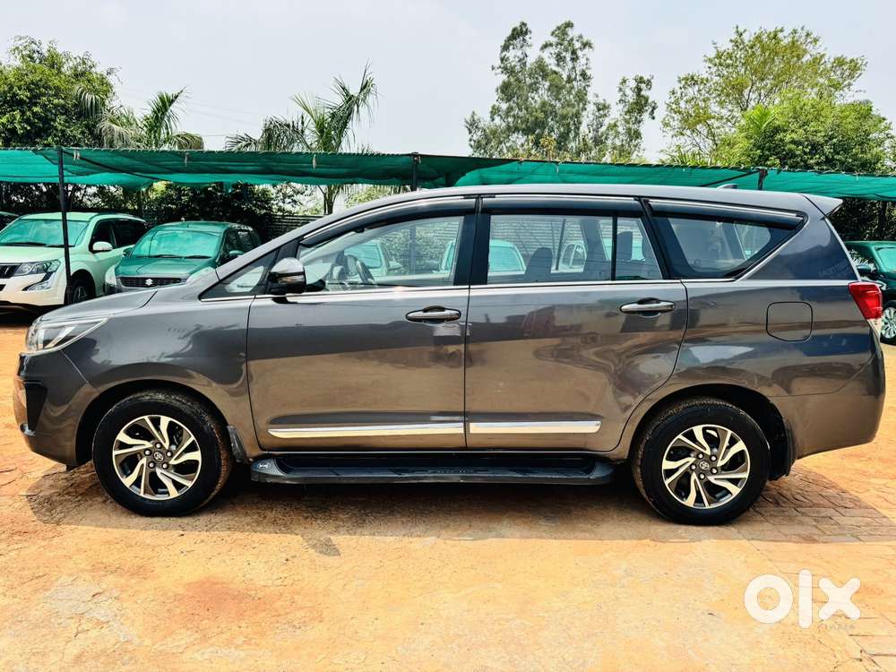 Toyota Innova Crysta 2.4 G Mt 7 Str, 2022, Diesel