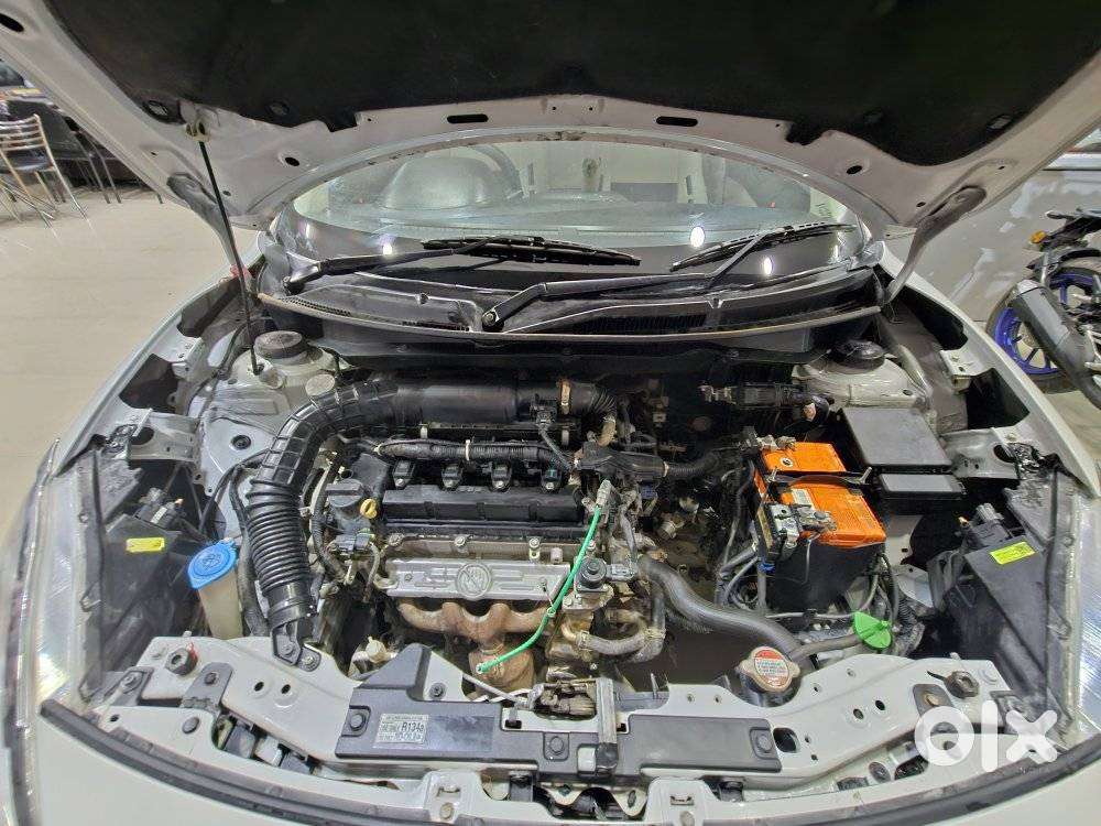 Maruti Suzuki Dzire Vxi Ags, 2022, Petrol
