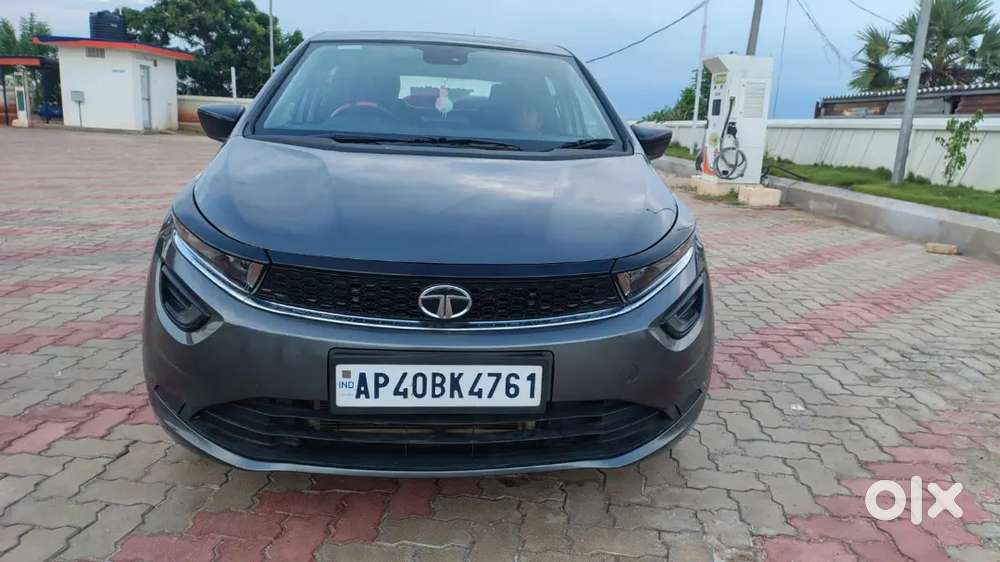 Tata Altroz 2023 Sunroof Variant Total 9 Registration Number