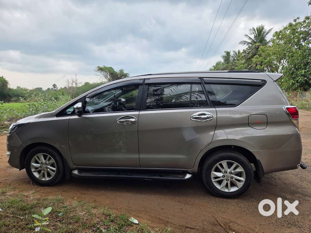Toyota Innova Crysta [2020-ongoing] 2.7 Gx Mt 8 Str, 2024, Diesel