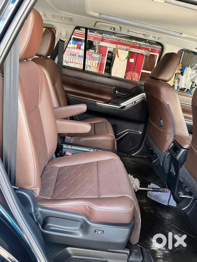 Toyota Innovahycross Zx02023 Hybridexcellent Condition Genuine Buyers