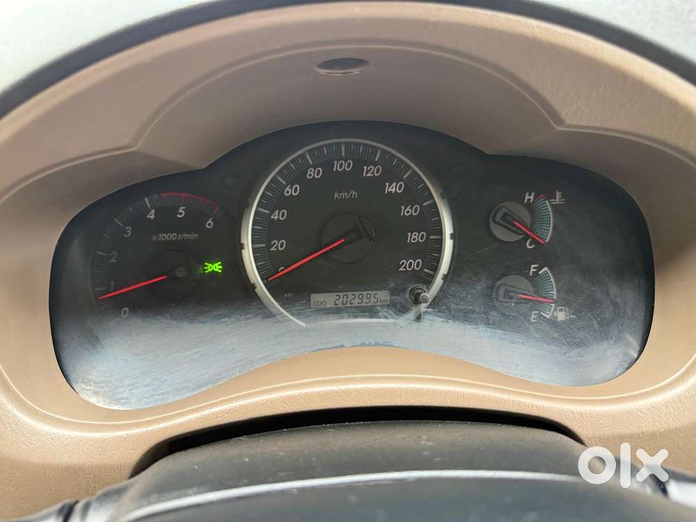 Toyota Innova 2.5 V 8 Str, 2015, Diesel