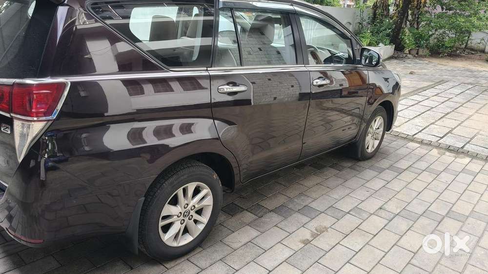 Toyota Innova Crysta 2017 Diesel Well Maintained