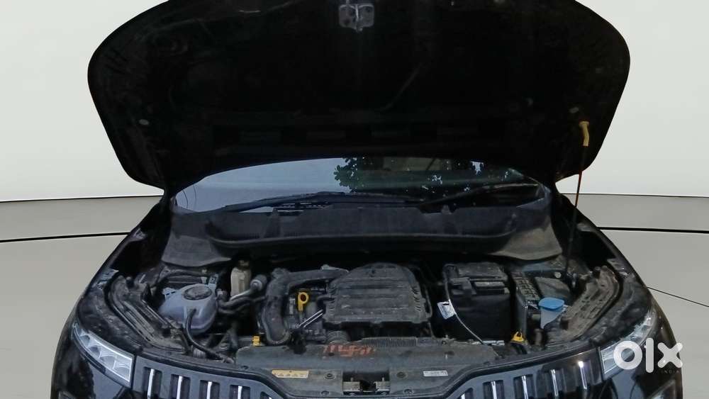 Skoda Kylaq Signature, 2025, Petrol