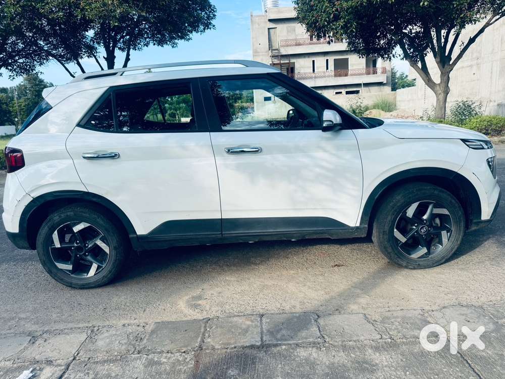Hyundai Venue Petrol 2020 Year