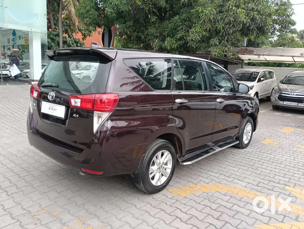 Toyota Innova Crysta 2.4 V 7 Str, 2017, Diesel