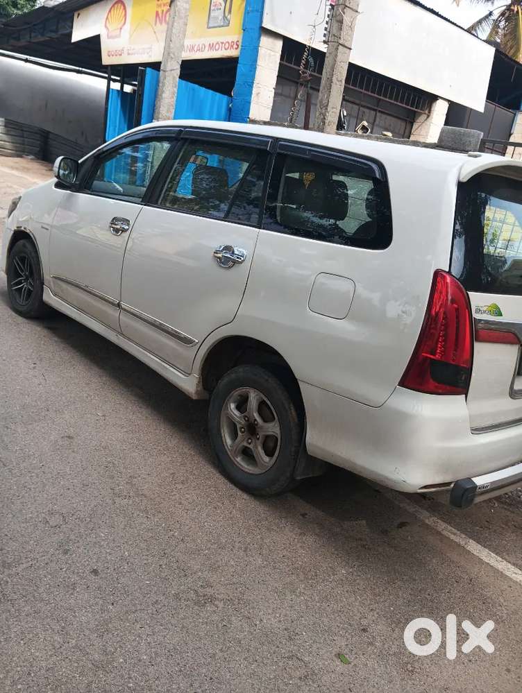 Toyota Innova 2010 Diesel Well Maintained