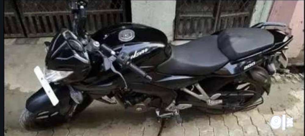 Pulsar 200NS in brand new condition with new exide battery.Scratch