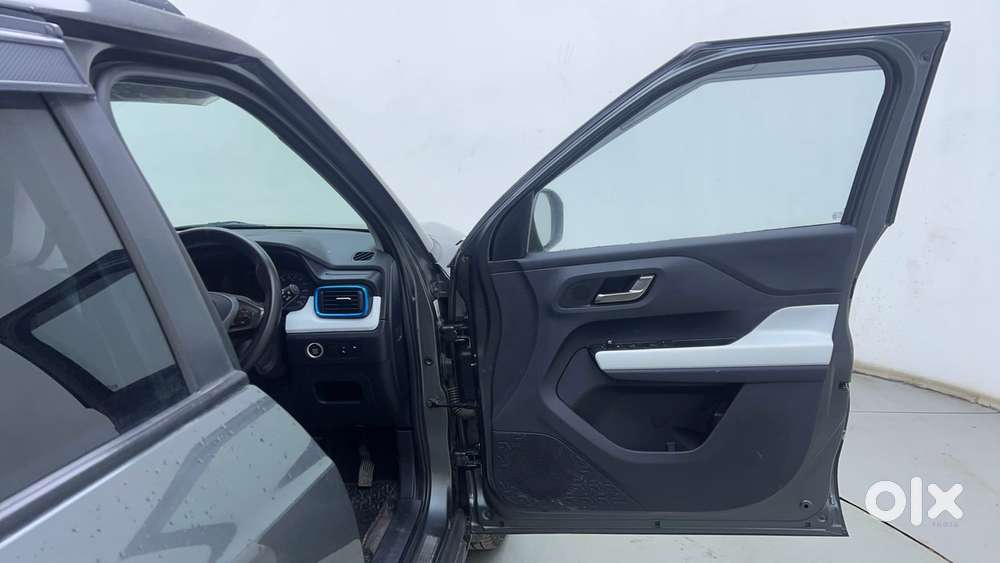 Tata Punch 1.2 Revotron Creative Amt Dual Tone, 2023, Petrol