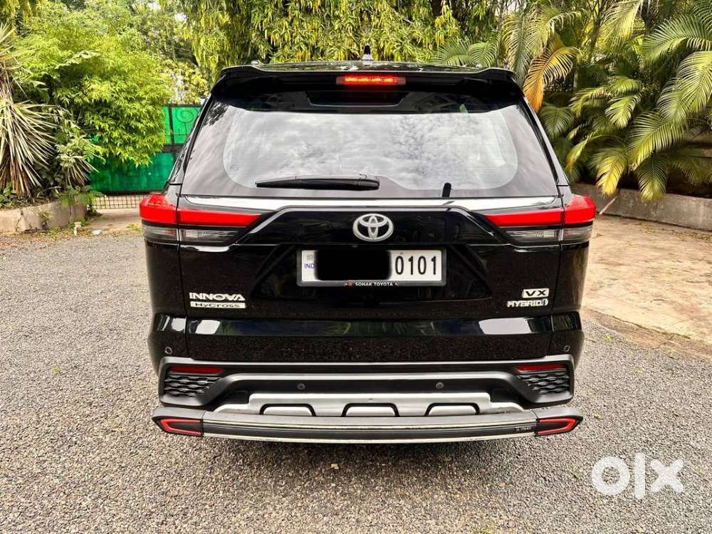 Toyota Innova Hycross 2.0 Vx (o) Hybrid 7 Str, 2024, Petrol
