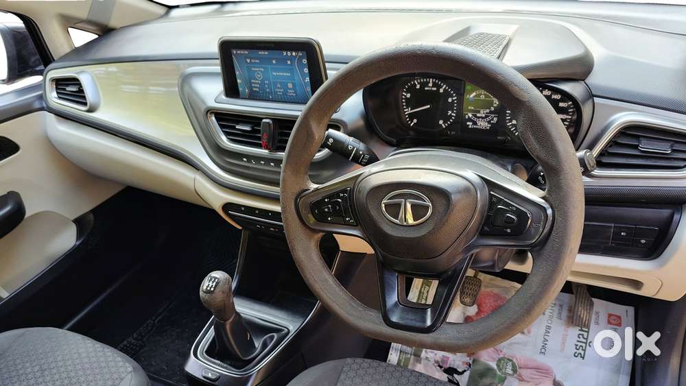 Tata Altroz 1.2 Xt, 2022, Petrol