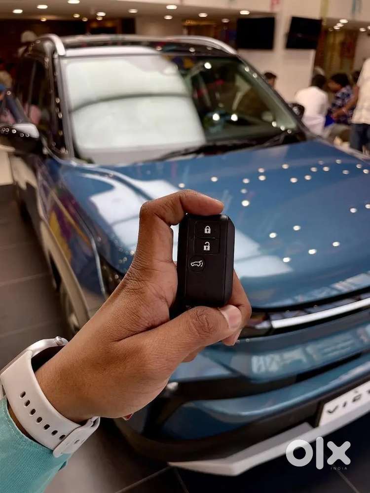 Maruti Suzuki Victoris Zxi +