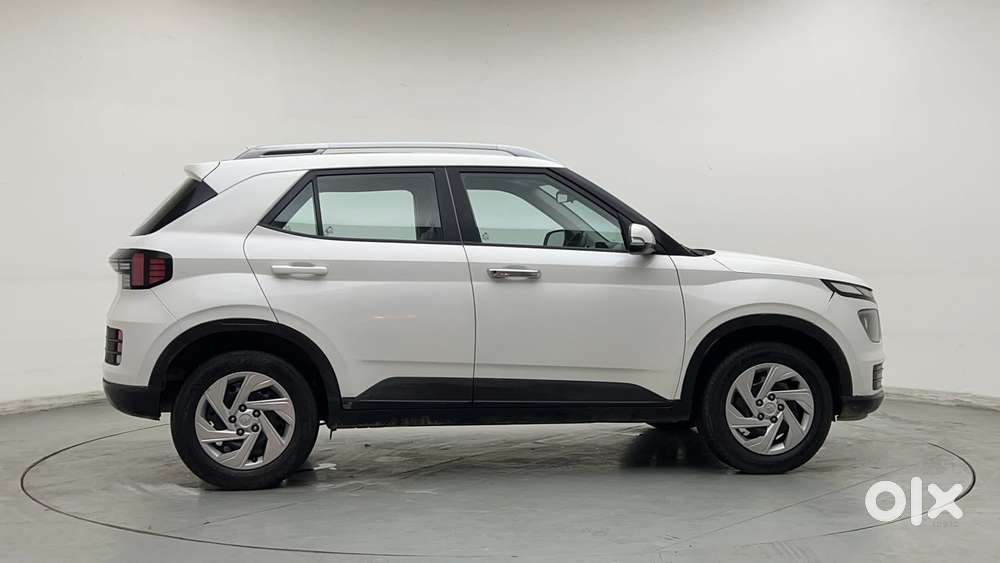 Hyundai Venue 1.2 S (o), 2022, Cng & Hybrids