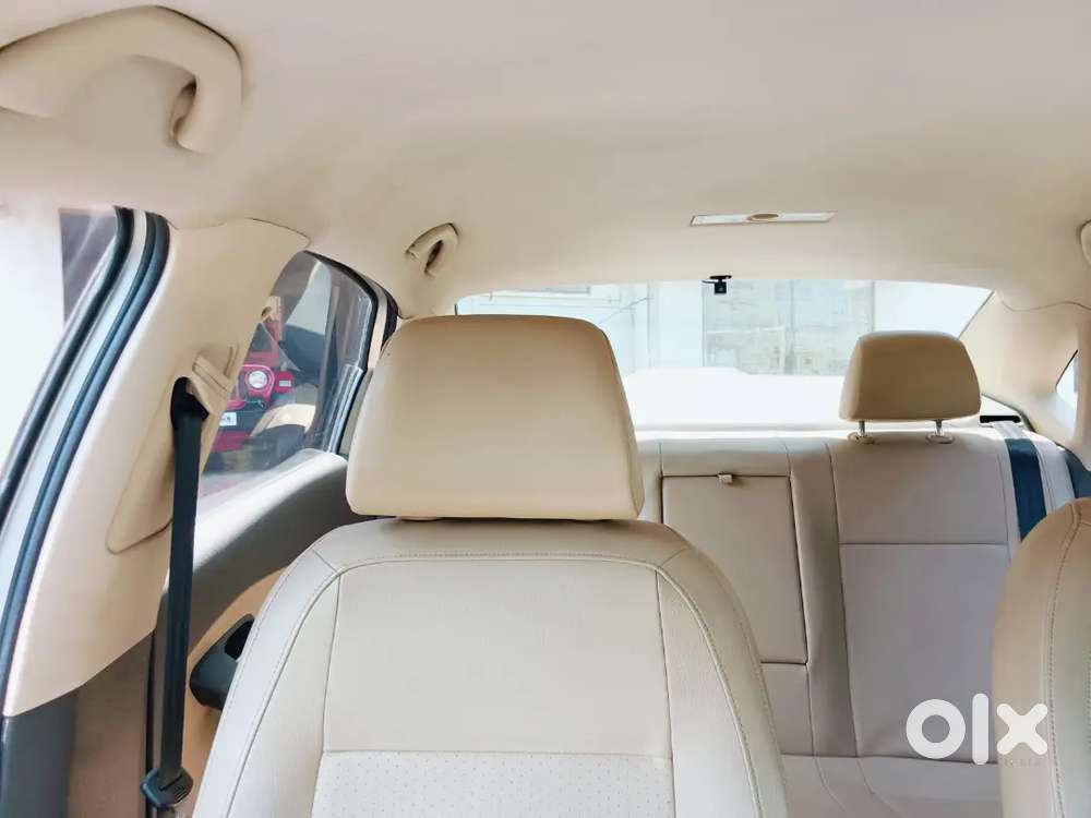 Volkswagen Vento 1.6 Mpi (mt) Highline , Model 26 Dec 2017 , Silver