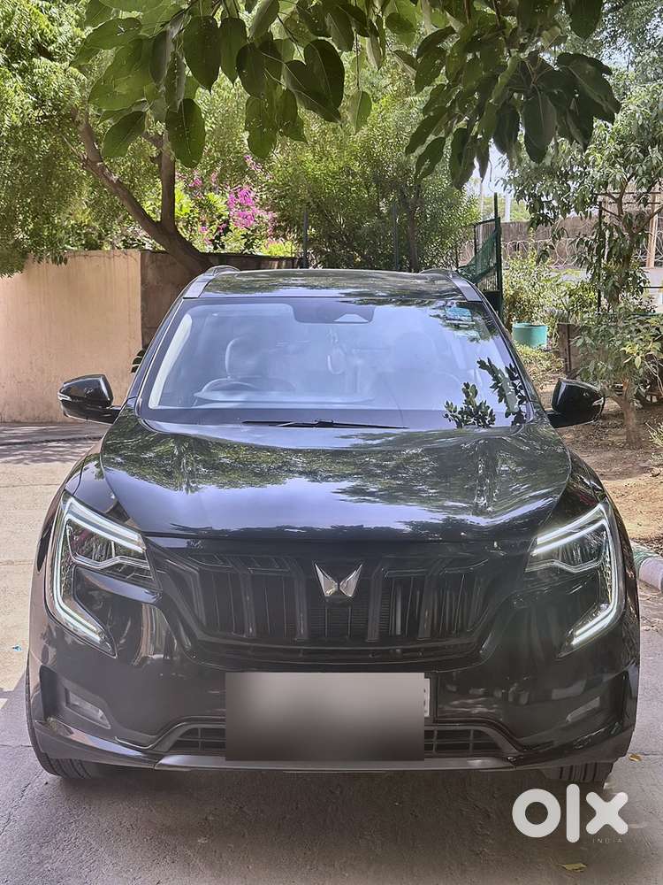 2025 Mahindra Xuv700 Ax7l Petrol At  Top Model  8,000 Km  Like New