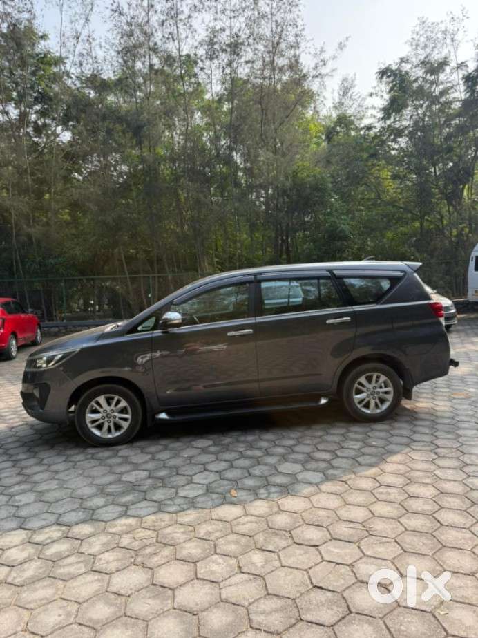 Toyota Innova Crysta 2.4 G Mt 7 Str, 2017, Diesel