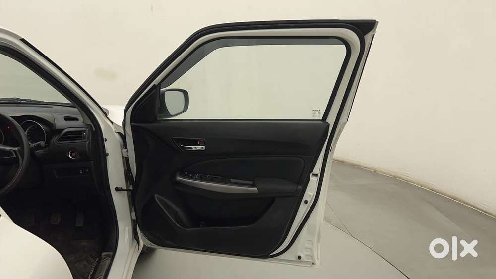 Maruti Suzuki Swift 1.3 Zxi, 2023, Petrol