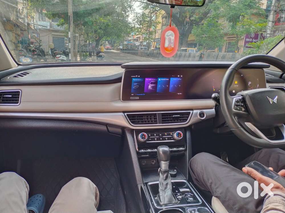 Mahindra Xuv700 2.2 Ax 7 Diesel At Luxury Pack Str, 2023, Diesel