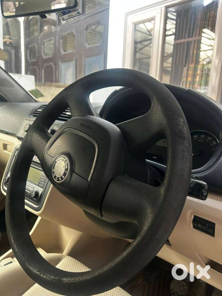 Koda Fabia 1.6 Mpi Elegance Top Model 2012  Excellent Condition  Pan