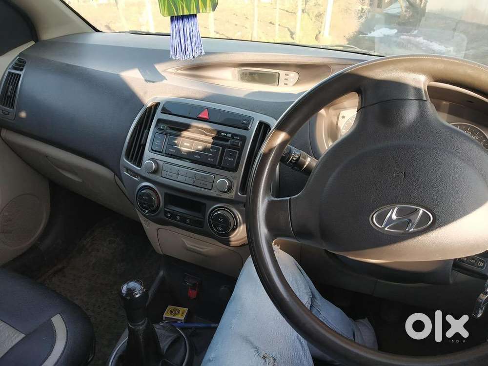 Hyundai Petrol Manual 2015