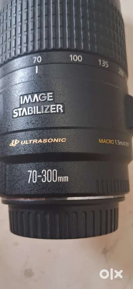 Canon EF 70-300mm f/4-5.6 IS USM Lens  – Original Box + Extra Hood