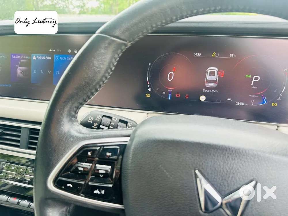 Mahindra Xuv700 2.2 Ax 7 Diesel At Luxury Pack Str Awd, 2022, Diesel