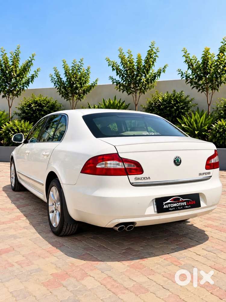 Skoda Superb, 2011, Petrol