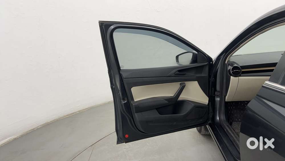 Skoda Slavia Active 1.0l Tsi Mt, 2022, Petrol