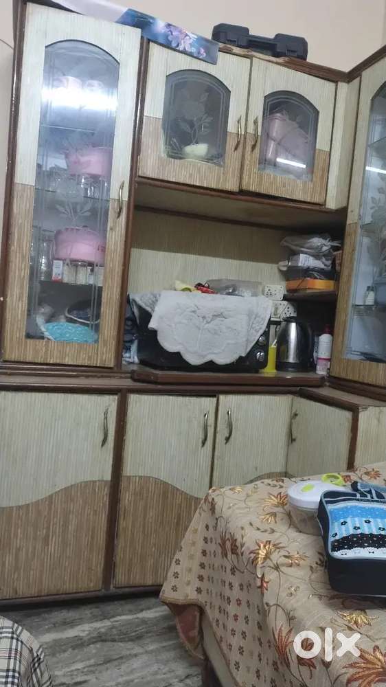 Crockery cabinet