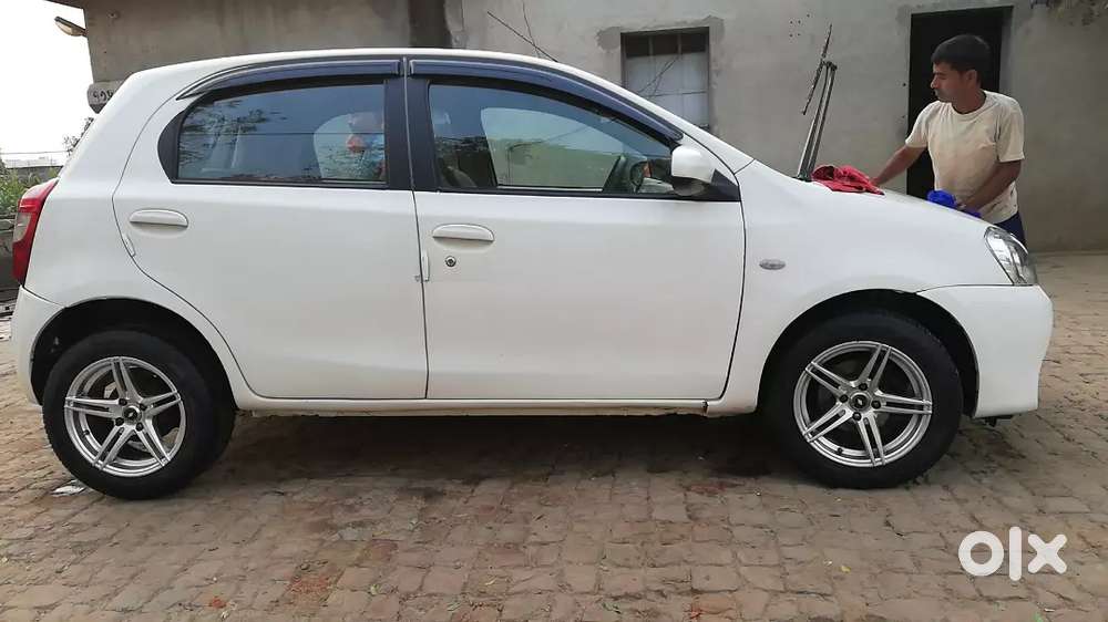 Toyota Etios Liva 2015