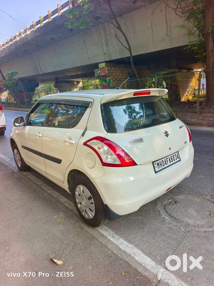 Maruti Suzuki Swift Vxi + Manual, 2012, Cng & Hybrids