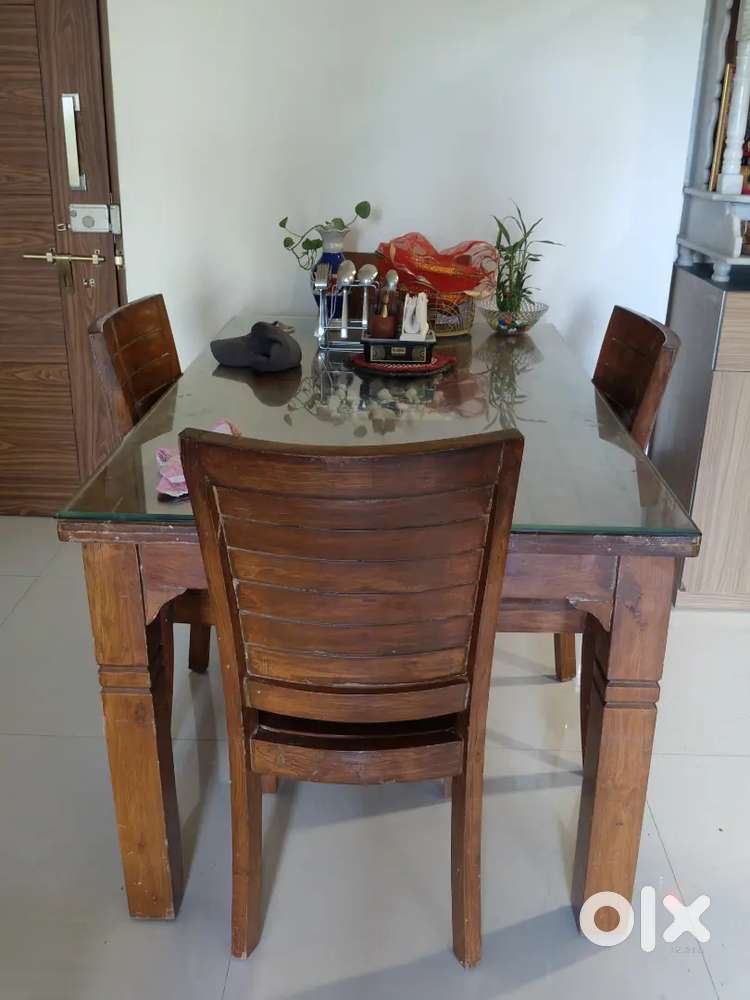 Dinning table for sell