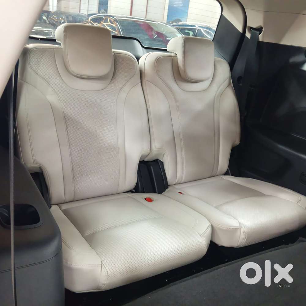 Mahindra Xuv700 2.0 Ax 7 Petrol At Luxury Pack Str, 2025, Petrol