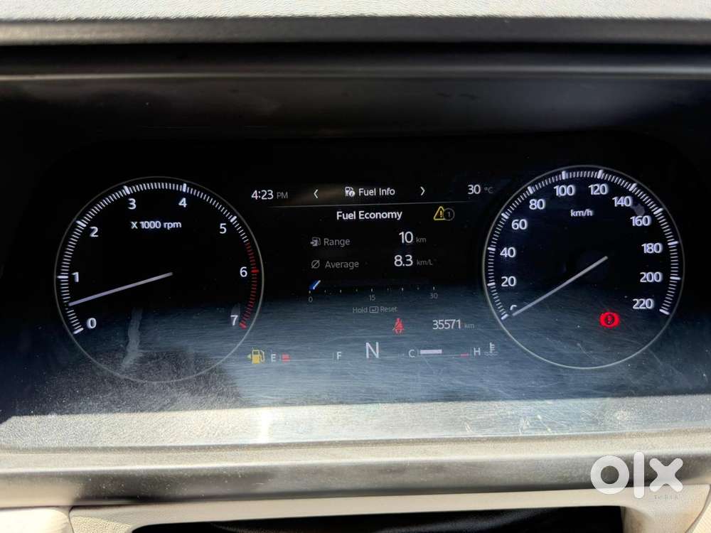 Mahindra Xuv700 2.0 Ax 5 Petrol Mt 7 Str, 2022, Petrol