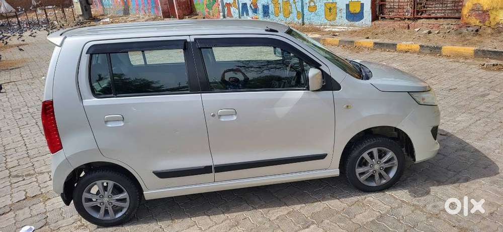 Maruti Suzuki Wagon R Stingray 1.0 Vxi Plus Amt, 2017, Petrol