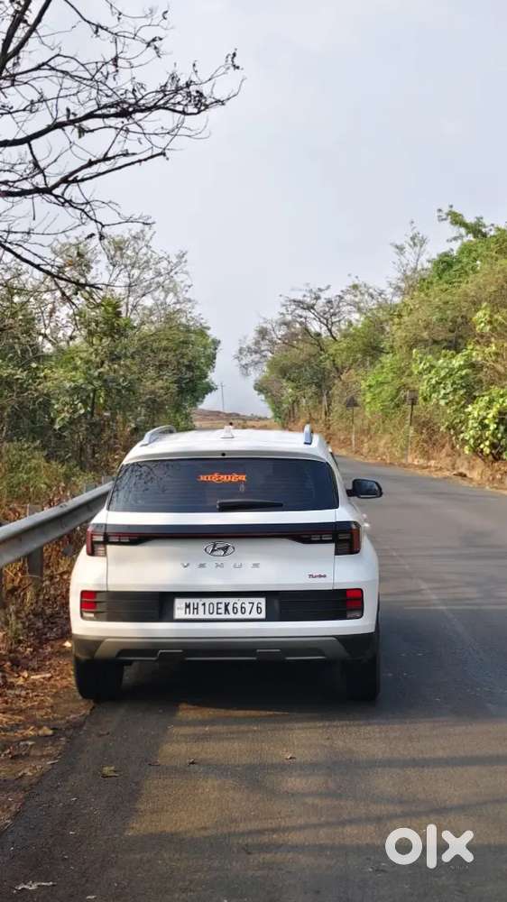 Hyundai Venue 2025 Petrol Well Maintained