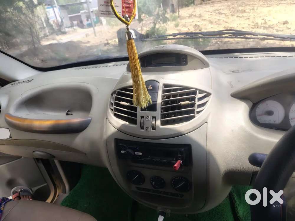 Mahindra Xylo 2011