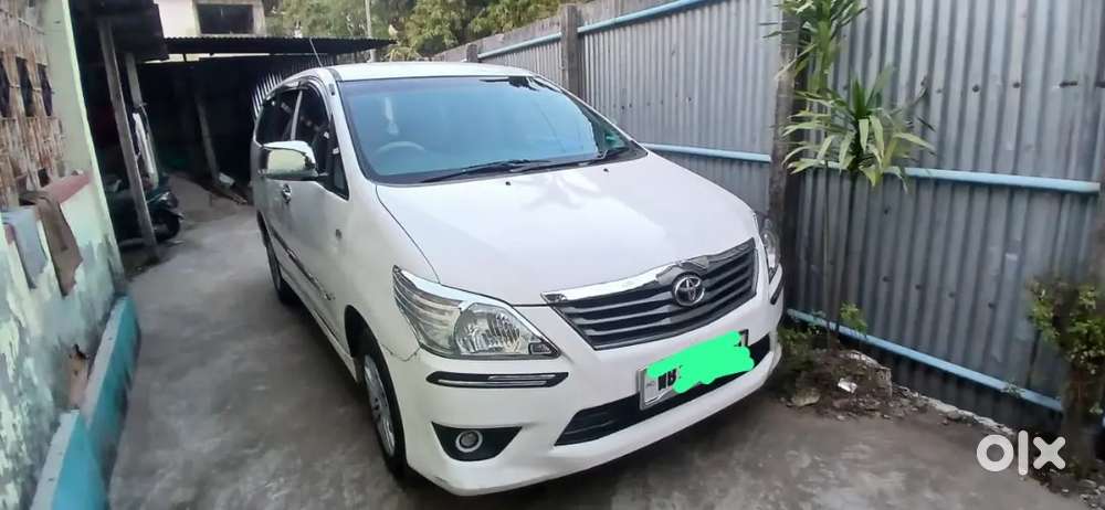 Toyota Innova 2012