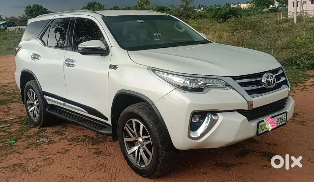 Toyota Fortuner 4* 4 - Single Ownership - Auto Transmission - Pearl