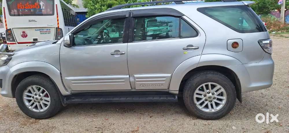 Toyota Fortuner 2012 Diesel 282000 Km Driven