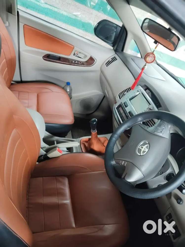 Toyota Innova 2014 Diesel 270000 Km Driven