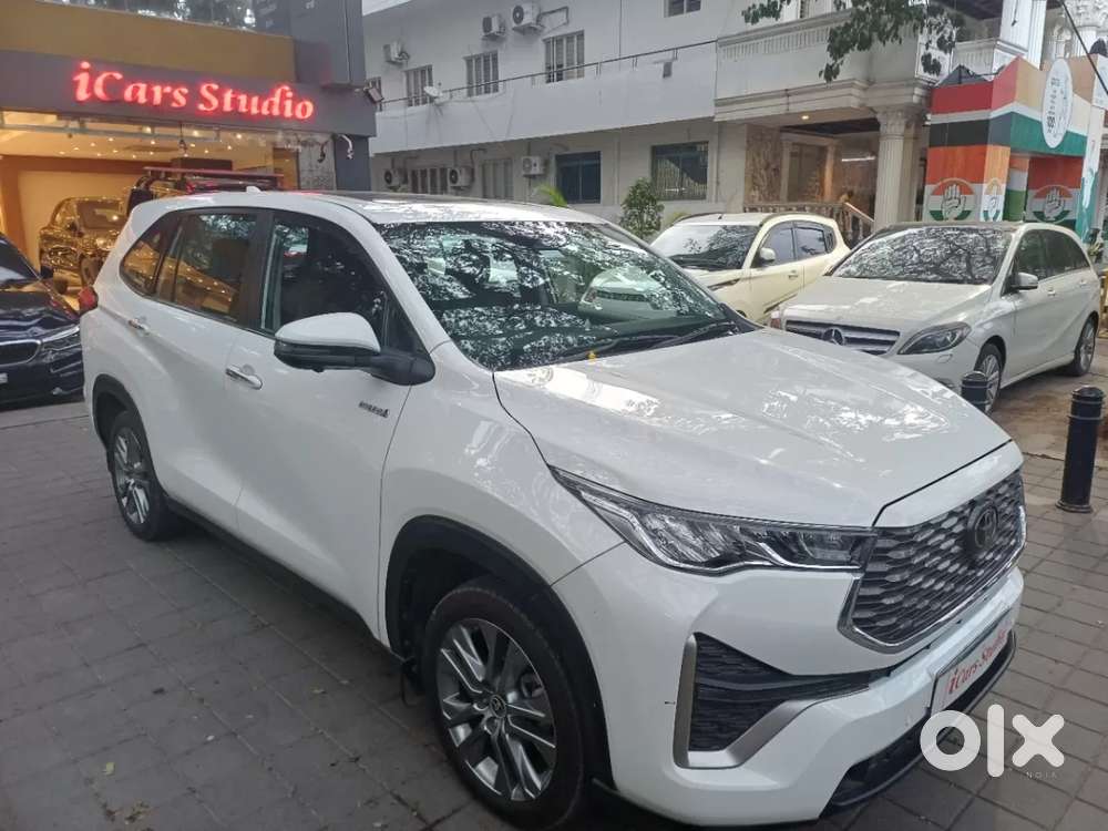 Toyota Innova Hycross 2.0 Zx (o) Hybrid 7 Str, 2024, Petrol