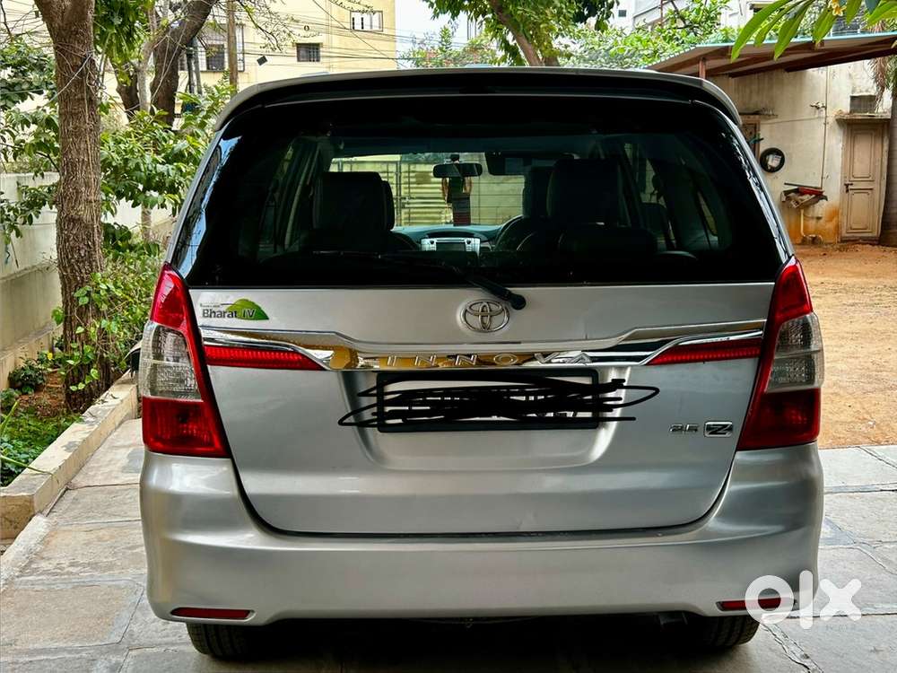 Innova 2.5z Top End - Original Toyota Leather Seats - Well Maintained