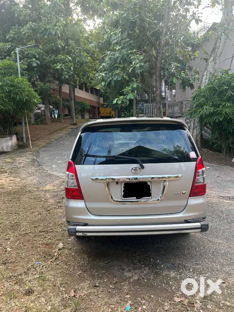 Toyota Innova 2012 Diesel 85000 Km Driven