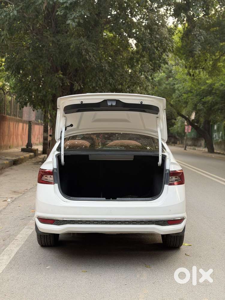 Skoda Slavia 1.0 Tsi Style At, 2022, Petrol